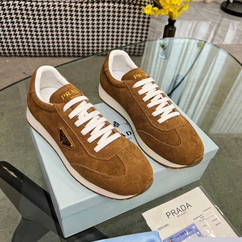 Pra*a casual shoes